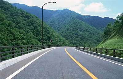 公路氣象災害監(jiān)測：應對挑戰(zhàn)的策略與實踐